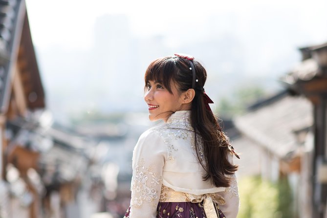 Private Palace Photo Shoot in Seoul with a Photographer - Timing, transport, and group size