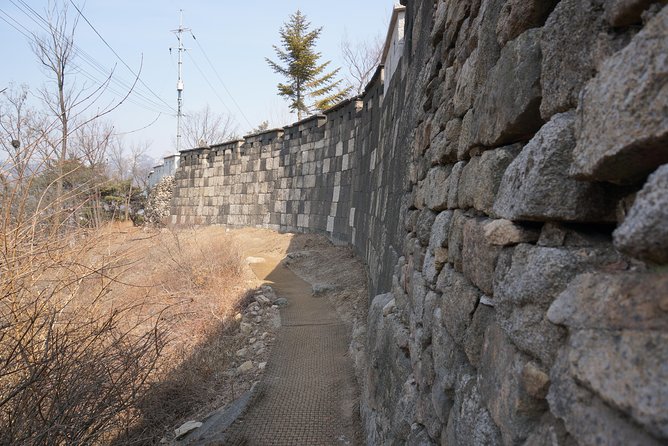 Private Seoul Wall Trekking [Inwangsan, Bugaksan, Naksan Park, N-Seoul Tower] - What the private format changes