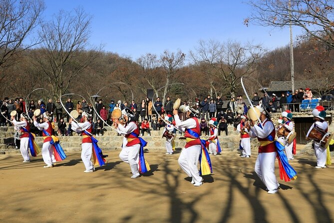 Private Tour around Suwon UNESCO Fortress and Korea Folks Village - Suwon Hwaseong Fortress and its unusual mix of styles