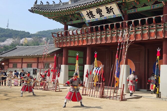 Private Tour around Suwon UNESCO Fortress and Korea Folks Village - Korean Folk Village in a two-hour visit