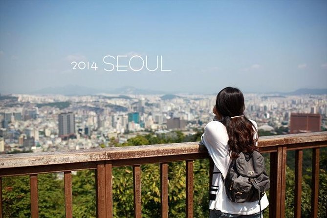 Private tour guide service in Seoul, Korea - Cheonggyecheon Stream through downtown Seoul
