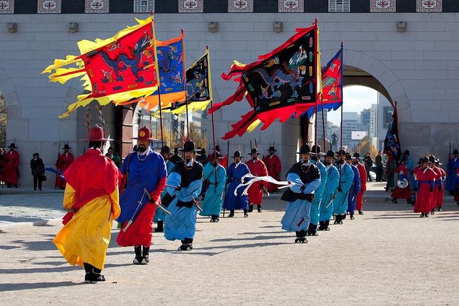 (Private tour) Seoul highlights; Gangnam and beyond Tour - Bukchon Hanok Village and Seoul’s older residential streets