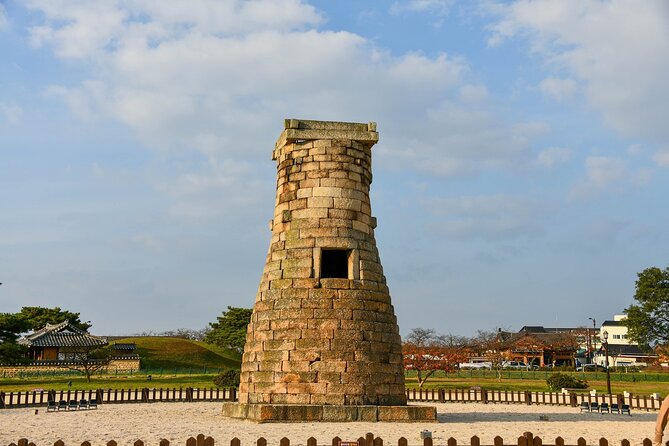 Private World Heritage Gyeongju Taxi Tour - Gyochon Traditional Village and Cheomseongdae