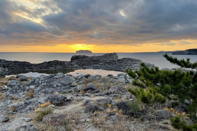 Seogwipo(The southern city of Jeju)City Walking Tours with Sunset - Key points at a glance