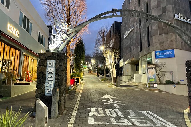 Seogwipo(The southern city of Jeju)City Walking Tours with Sunset - Crossing Saeyeon Bridge to Saeseom Island