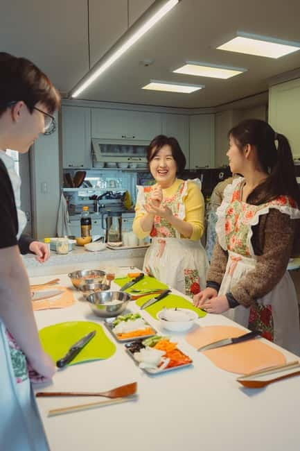 Seoul: Authentic Korean Cooking Class and Market Tour - Traditional Dessert and Tea in the Embroidery Room