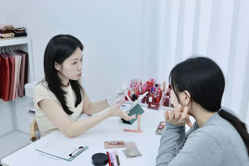 Seoul: Be U Personal Color Analysis Beauty Makeup in Hongdae - Seasonal draping and the 212-color test