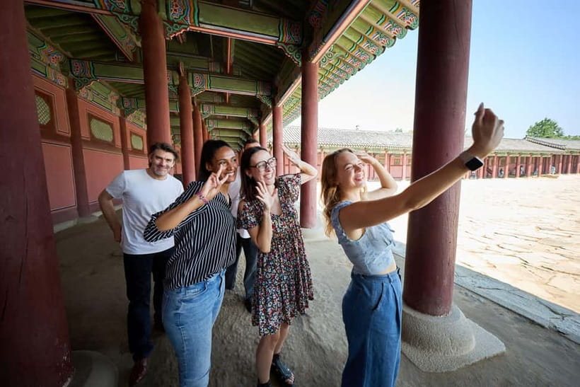 Seoul: Bukchon Village, Gyeongbokgung, Gwangjang Market - Price, timing, and who gets the best value