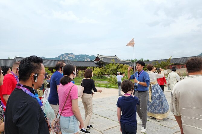 Seoul City Half Day Tour-Gyeongbok Palace Guard Changing Ceremony - Jogyesa Temple, a calm opening in central Seoul