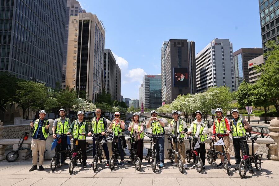Seoul: City Highlights eBike Tour - Seochon shows the quieter side of the old city