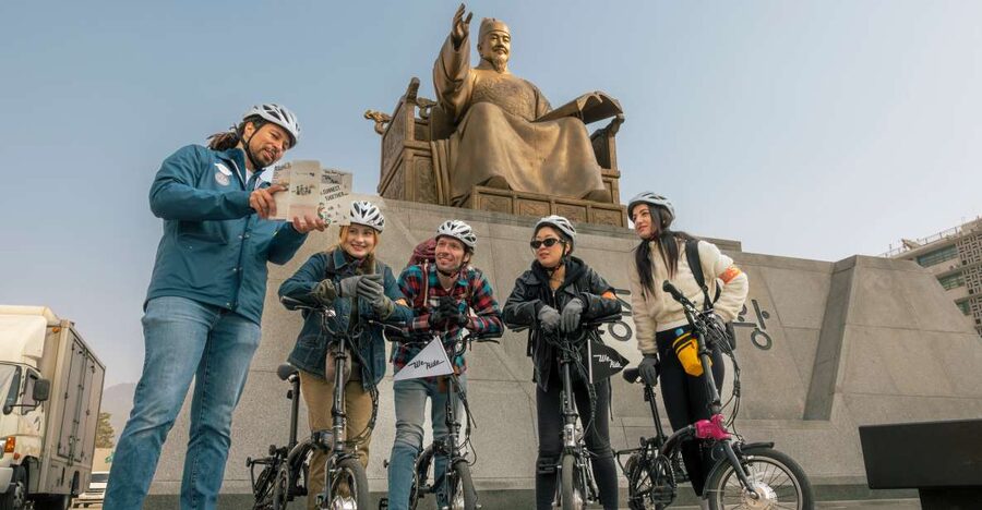 Seoul: City Highlights eBike Tour - Cheonggyecheon and Gwanghwamun set the scene