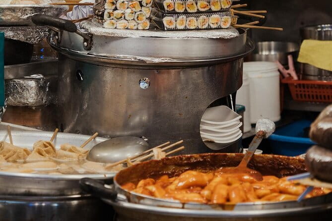 Seoul City Night View and Foodie Walking Tour - A quiet pause at Cheonggyecheon Stream