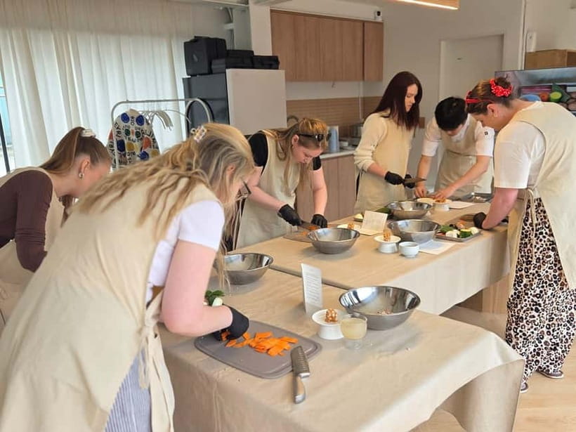 Seoul: Cooking Class and Tour with Michelin-Trained Chef - Key points at a glance