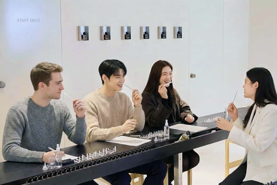 Seoul: Create Your Own Natural Perfume with a Perfumer - Key points at a glance