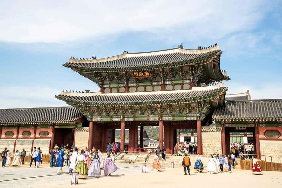 Seoul Day Tour: Gyeongbok Palace, Bukchon, Gwangjang Market - Key points at a glance