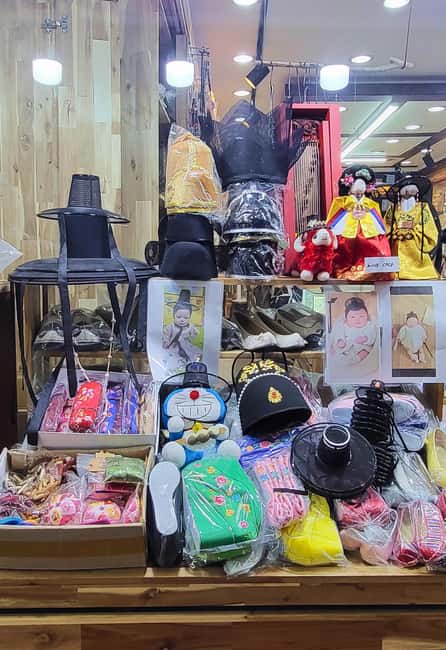 Seoul Day Tour: Gyeongbok Palace, Bukchon, Gwangjang Market - Guides who add value to the route