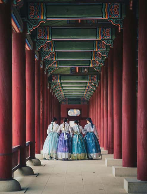 Seoul Day Tour: Gyeongbok Palace, Bukchon, Gwangjang Market - Bukchon Hanok Village and the quiet side of Seoul