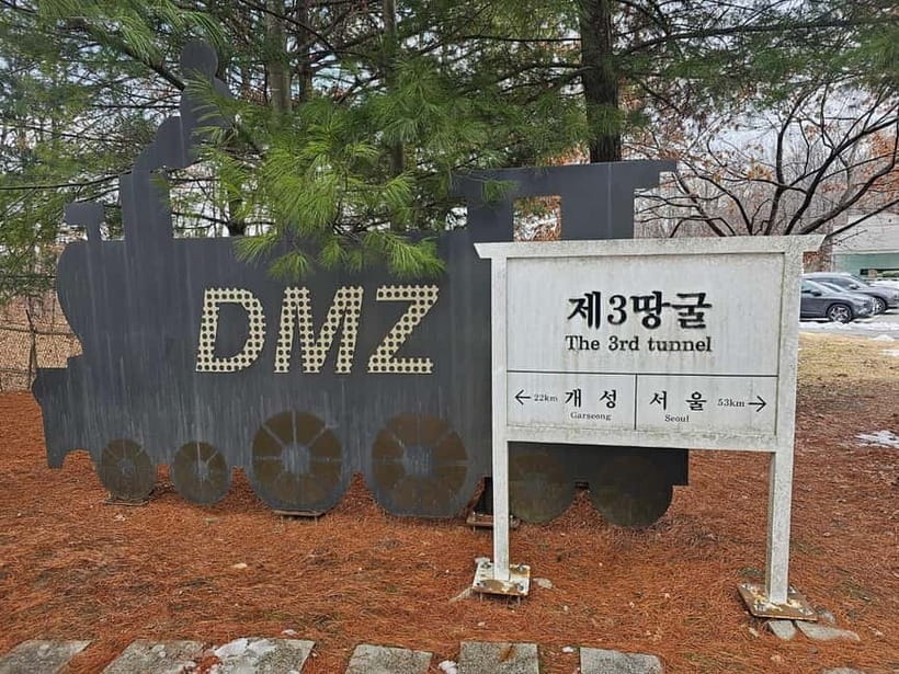 Seoul: DMZ, 3rd Tunnel, Odusan or Suspension Private Tour - Imjingak sets the tone