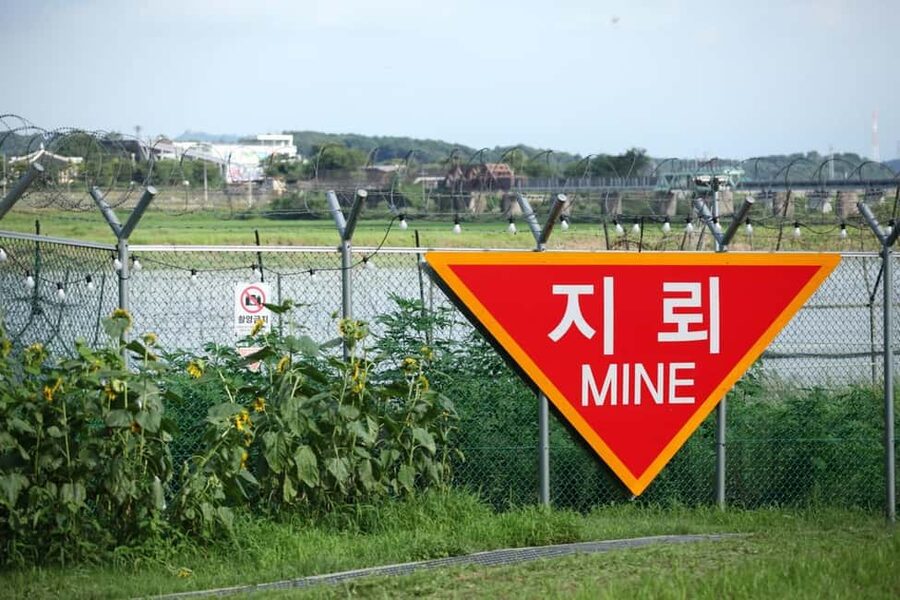 Seoul: DMZ Guided Tour with Suspension Bridge and Gondola - Walking the 3rd Tunnel of Aggression