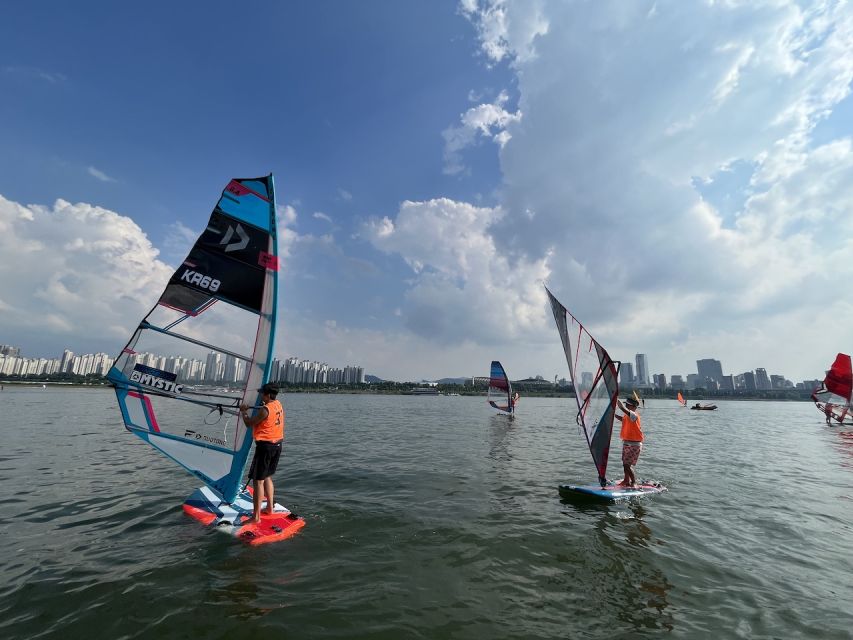 Seoul : Efoil Experience in Han River - A small group changes the lesson