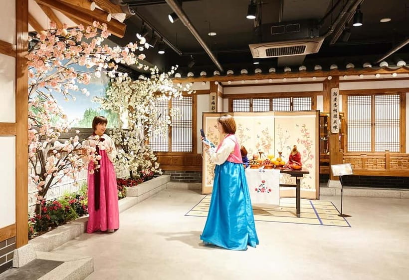 Seoul: Eobi+Nami+Hanbok(+RailBike or Strawberry Options)Tour - The Hanbok center and a hands-on finish
