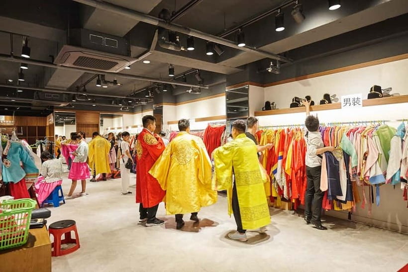 Seoul: Eobi+Nami+Hanbok(+RailBike or Strawberry Options)Tour - The Seoul meeting points and vehicle ride