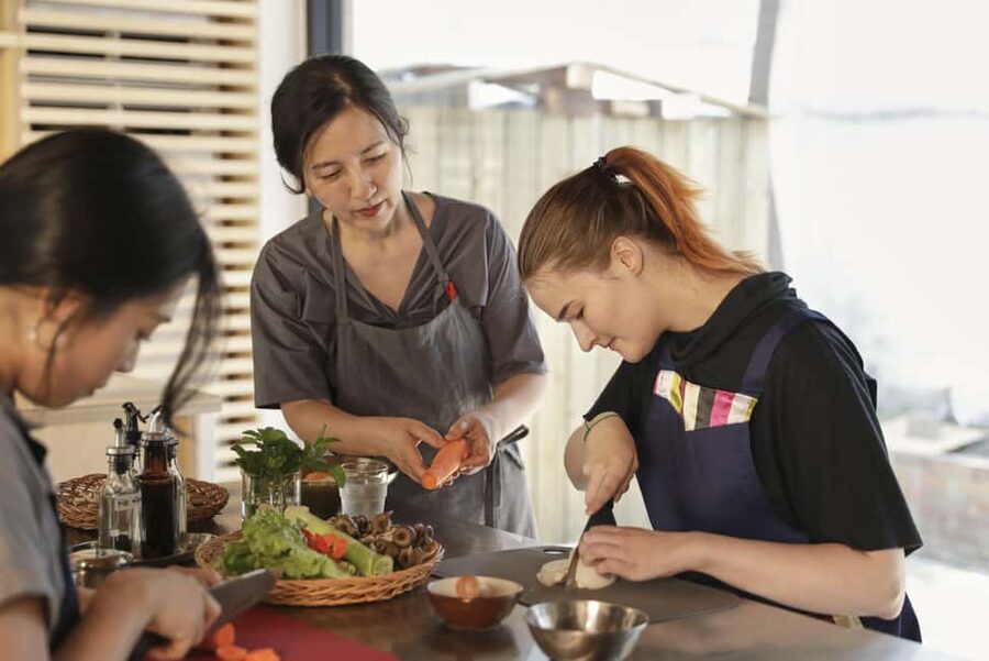 Seoul: Experience Korean Cooking in Modern Hanok Kitchen - Bulgogi and jeyuk-bokkeum bring the heat
