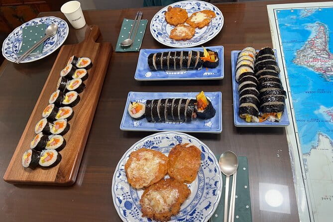 Seoul Foodie Walking Tour - Cheonggyecheon Stream: a quieter 30 minutes