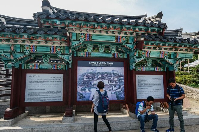 Seoul Full Day Tour with a Local: 100% Personalized & Private - Gyeongbokgung Palace and Seoul’s royal center