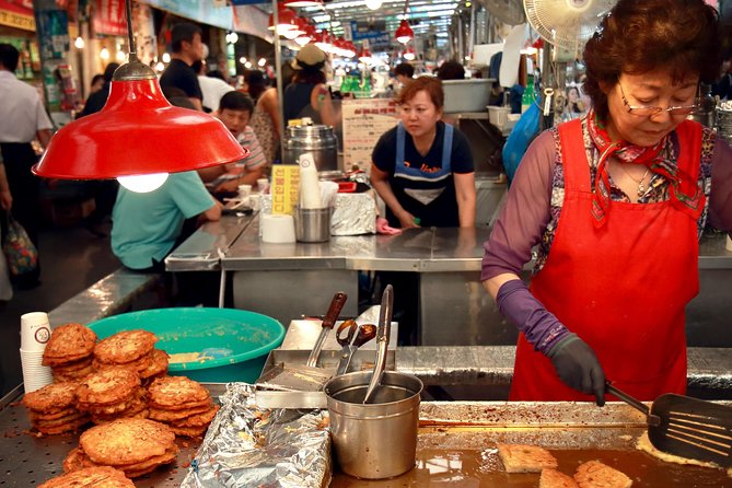 Seoul: Fully Customizable Private Tour - Temples, markets, and everyday Seoul
