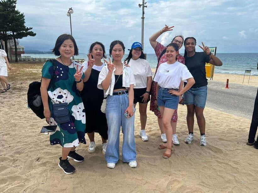 Seoul: Gangneung BTS K-Pop & K-Drama Filming Locations Tour - Guides, group size, and pickup details