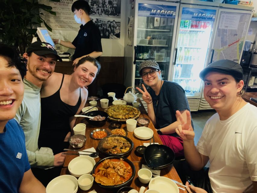 Seoul: Guided City Wall Sunset Hike with Korean Dinner - Starting at Dongdaemun and climbing toward Naksan