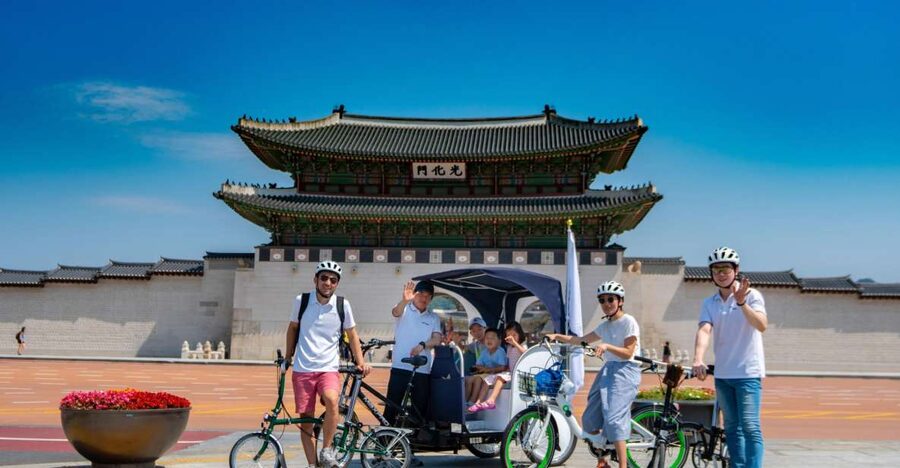 Seoul: Guided Small Group V.I.P Morning Pedicab Tour - Why a pedicab works well in Seoul’s old city
