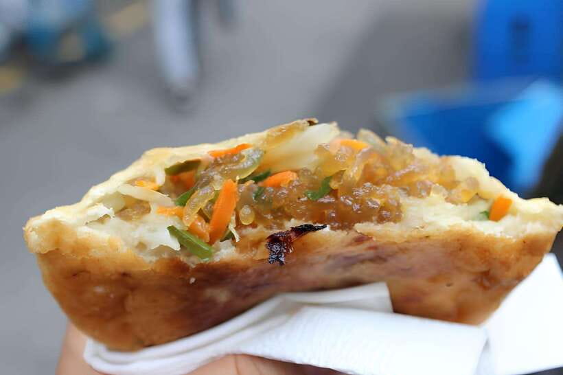 Seoul: Guided Street Food Tour at Namdaemun Market - Kay, EJ, and the advantage of a small group