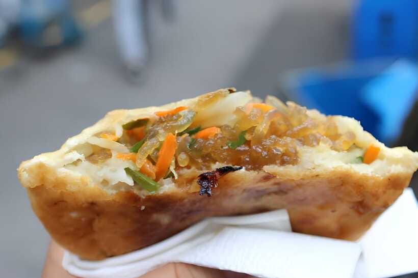 Seoul: Guided Street Food Tour at Namdaemun Market - The market walk beyond the food stalls
