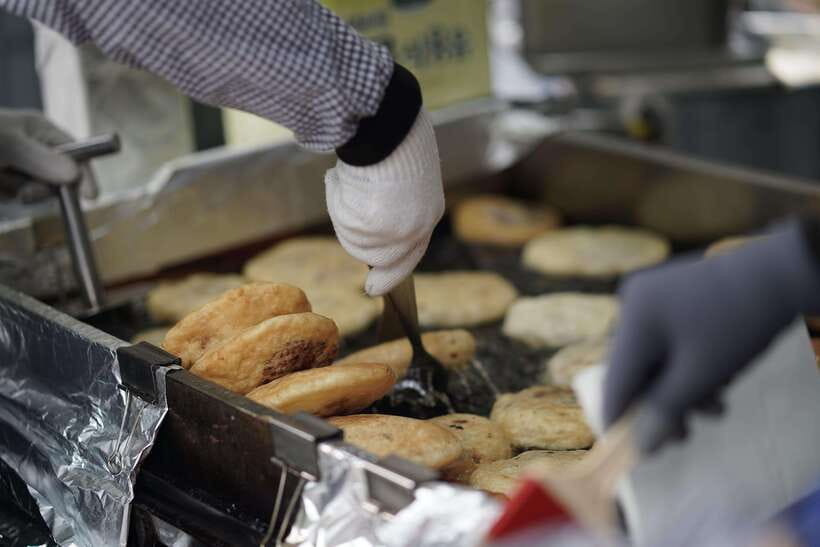Seoul: Guided Street Food Tour at Namdaemun Market - Food restrictions, weather, and practical preparation