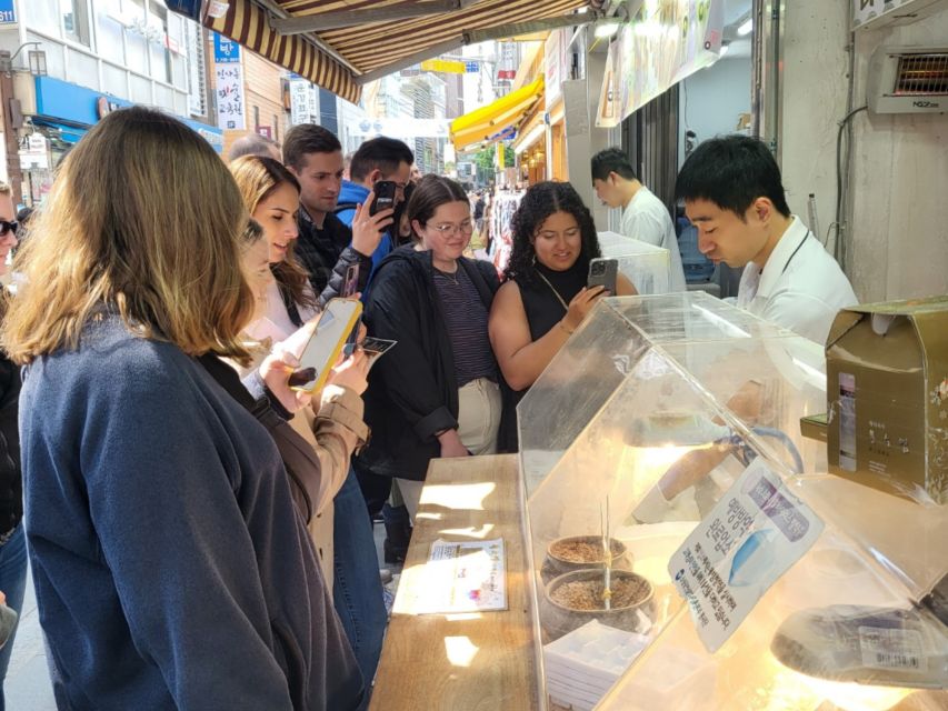 Seoul: Gwangjang Market Netflix Food Tour - Insa-dong’s art, antiques, and changing identity