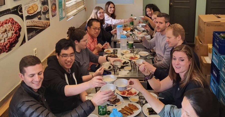 Seoul: Gwangjang Market Netflix Food Tour - Starting at Anguk Station and entering Insa-dong