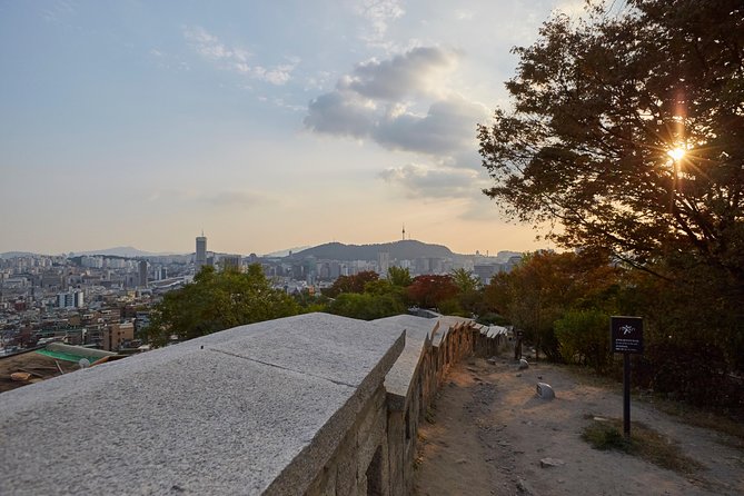 Seoul: Gyeongbok Palace, Bukchon Village, and Gwangjang Tour - What the full-day version adds