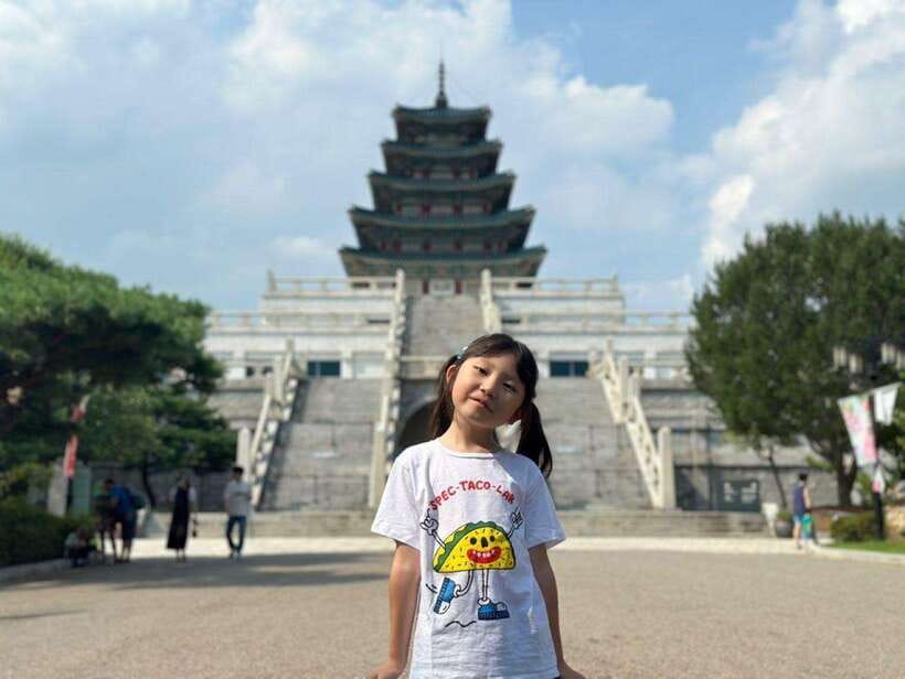 Seoul: Gyeongbok Palace, N Tower, & Local Market City Tour - Insadong: lunch and handmade Korean goods