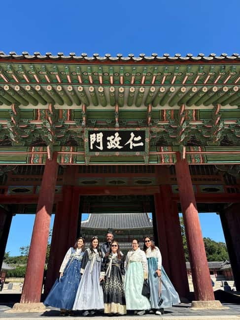 Seoul: Gyeongbok Palace, N Tower, & Local Market City Tour - Gwangjang and Namdaemun: two different market experiences