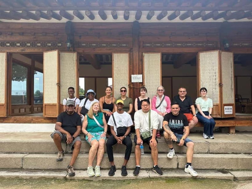 Seoul: Gyeongbok Palace, N Tower, & Local Market City Tour - Jogyesa Temple and the quieter start