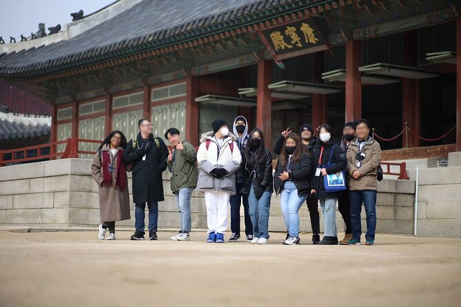 Seoul: Gyeongbokgung Palace Half day Tour - Animal Statues and Details Worth Watching