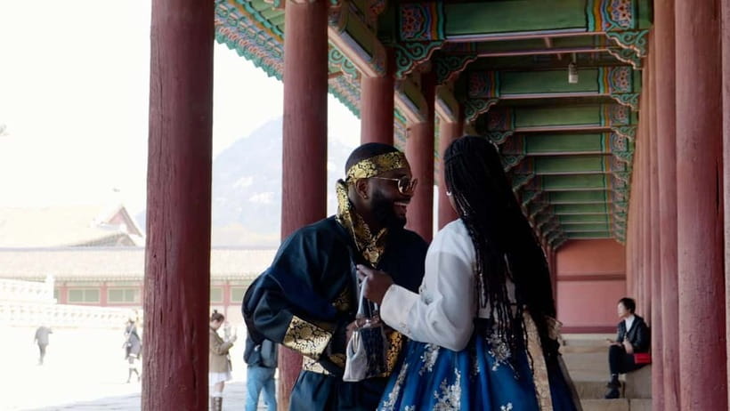 Seoul Half-Day City Highlight, Palace Tour with Hanbok - The guide makes the biggest difference