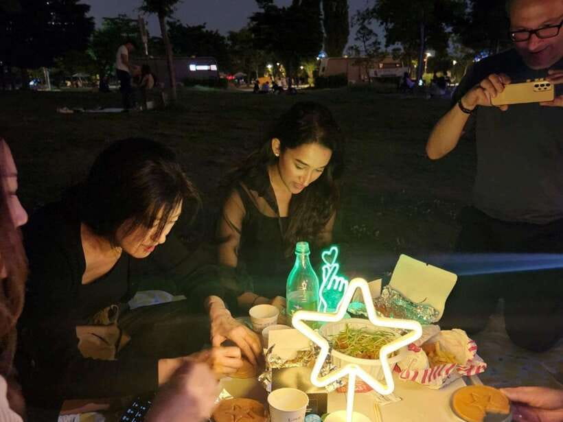 Seoul: Han River Night Picnic & Games with Cruise - Who should book this Seoul evening