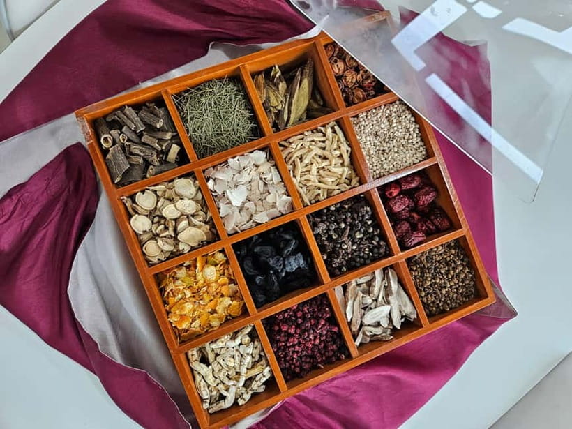 Seoul: Herbal Tea Class & Korean Medicine Tour - Yin-Yang and Five Elements without a heavy lecture