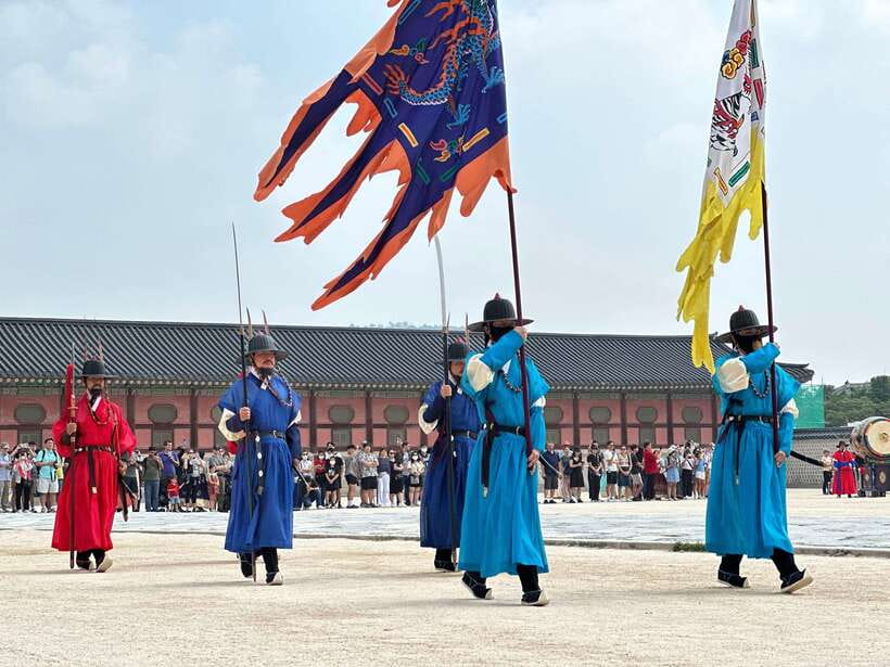 Seoul Highlights: Gyeongbok Palace, Insadong & N Seoul Tower - A useful first day in Seoul