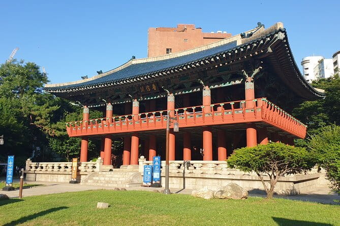Seoul History Walking Tour - City Hall and Seoul Plaza show modern Seoul at work