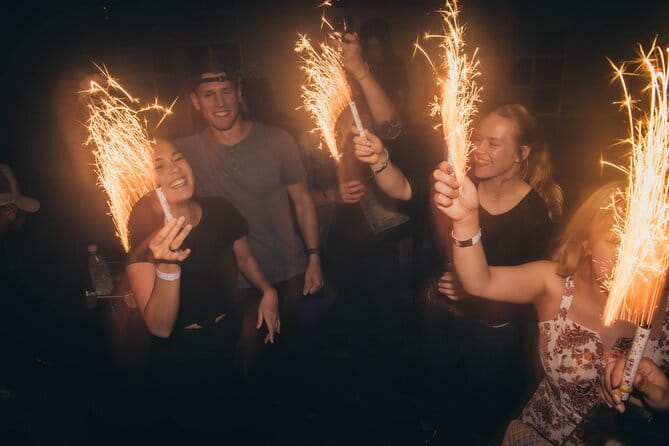 Seoul: Hongdae Premium Pubcrawl with Open Bottles - Starting with 90 minutes at Lo-fi