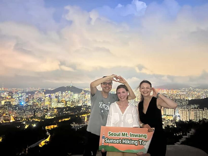 Seoul: Inwangsan Sunset Hike with Guide - Why Inwangsan works so well at sunset